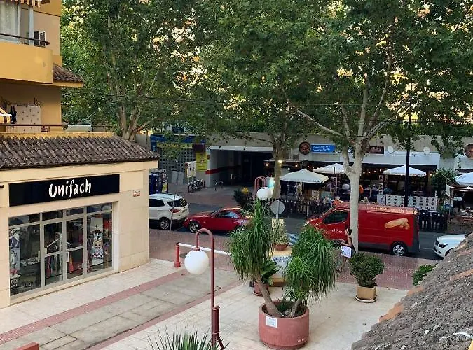 Jardin En El Centro De Кальпе